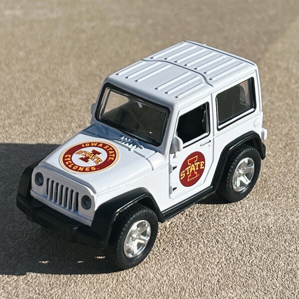 I-State White Pull Back Toy Truck (2"x3")